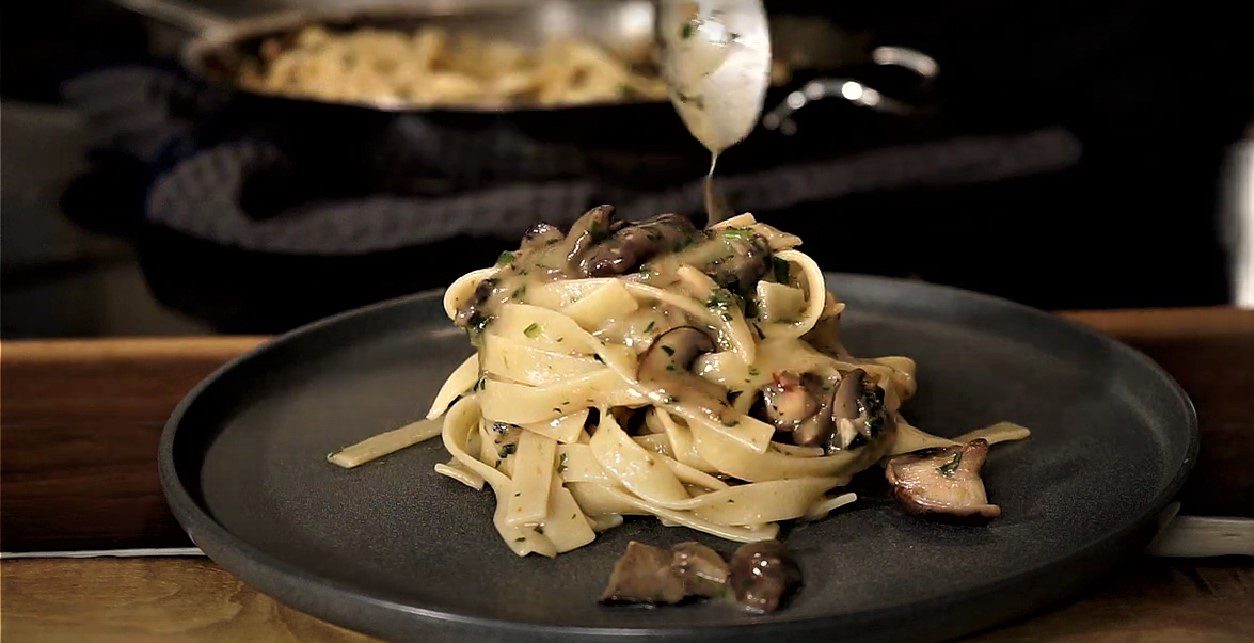 TAGLIATELLE AI FUNGHI
