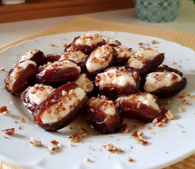 DATTERI RIPIENI DI MASCARPONE CON NOCI PECAN